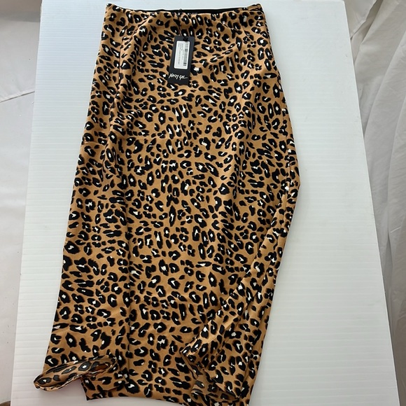 Nasty Gal new with tag midi satan skirt size 2 - Picture 3 of 3
